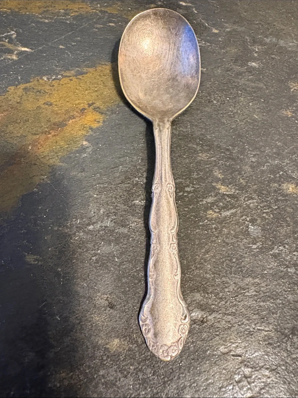 Antiqu Silverplate Serving & Teaspoons Set - Silver Tone. Maker 1882 Rogers